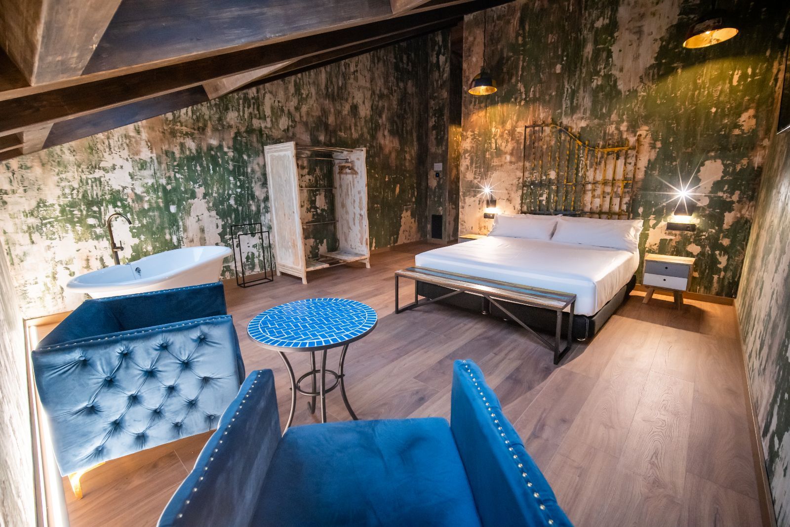 Buitre Leonado · Doble Superior · Somnifabrik Hotel